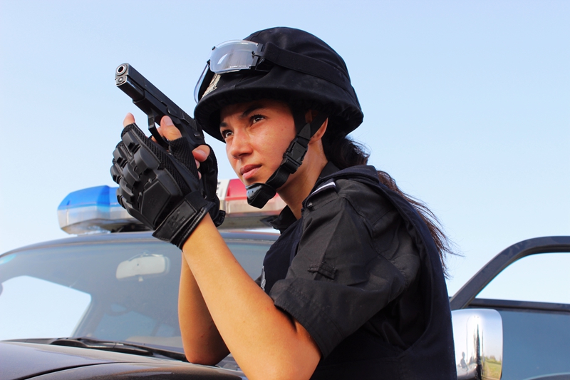 冬天头上冒汗怎么回事,冬天手冒汗什么原因