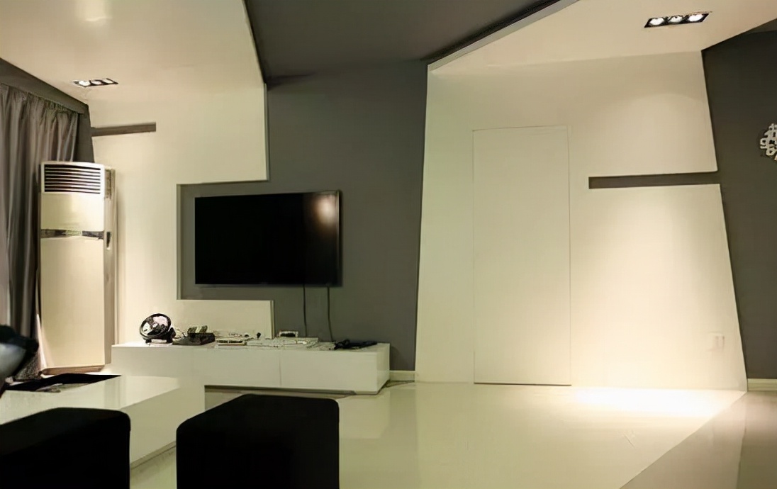 隐形门做墙中间,隐形门做电视背景墙