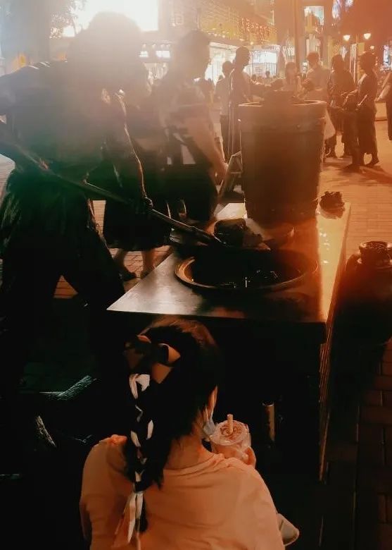 金街丨繁华不打烊，点亮城市夜经济