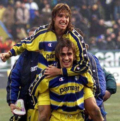 五大联赛一年都没败过的队伍,五大联赛没夺过欧冠球队