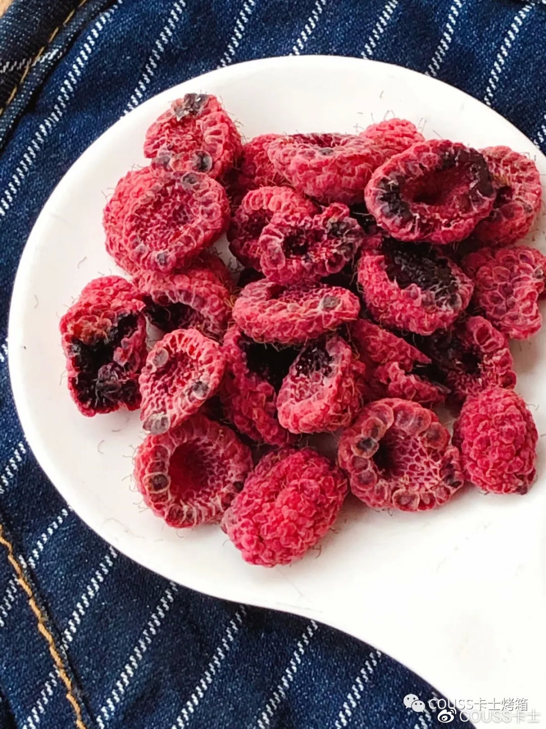 卡仕达酱酥粒面包,卡仕达酱蛋奶味面包