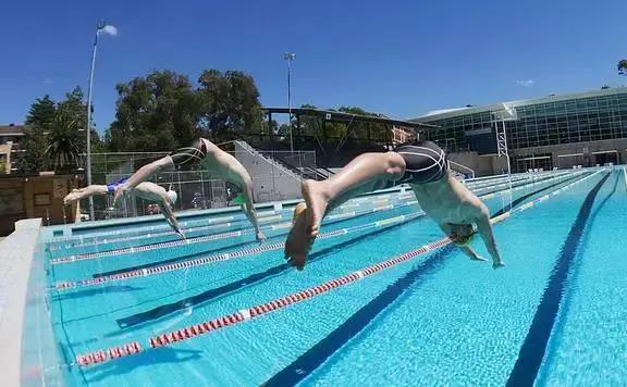 运动前压腿热身怎么样才不伤膝盖,运动前需要知道什么事