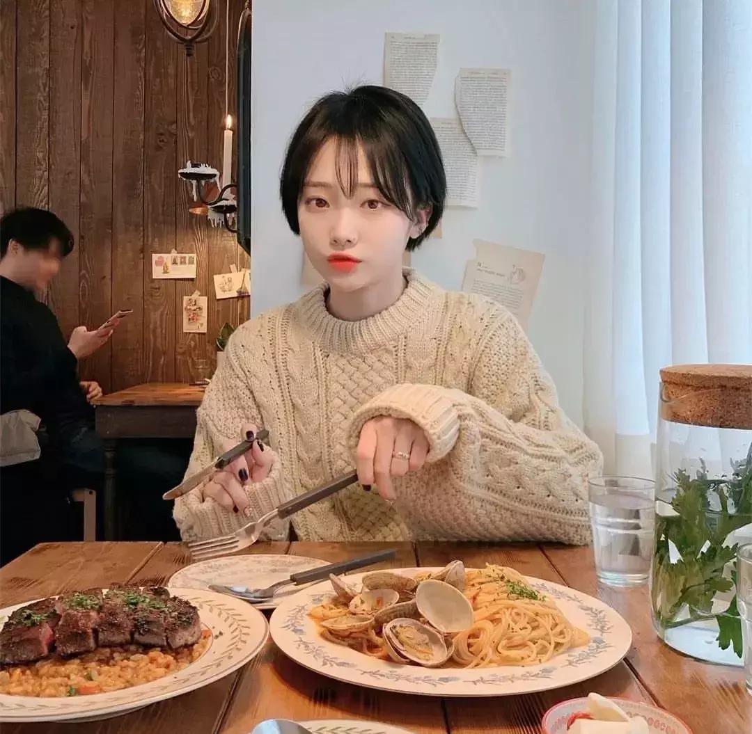 短发卷发怎么打理好看,不用打理又好看的短发