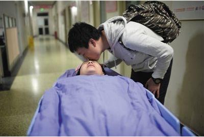 孕妇宫口开到几指正常,宫口开到三指疼得冒汗