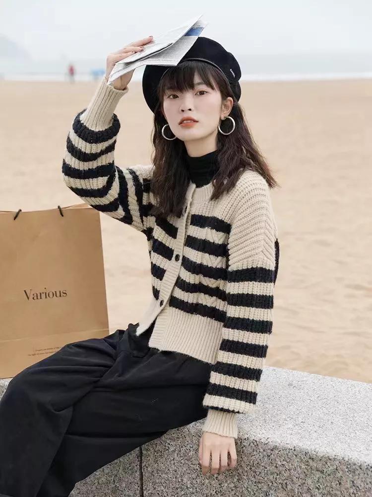 烂大街的阔腿裤也穿出高级感,阔腿裤就要选择保暖又显瘦的