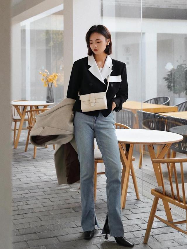 牛仔裤靴子怎么搭外套好看,牛仔裤短靴夏日穿搭