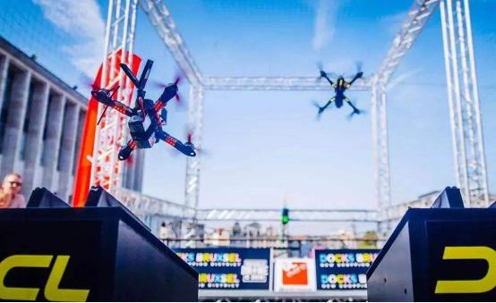 2020年了你还在用虚拟按键吗,如何才能不用遥控器就能玩无人机