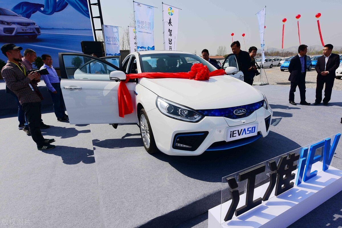 4s店贷款购车不交订金,贷款买车4s店迟迟不交车怎么办