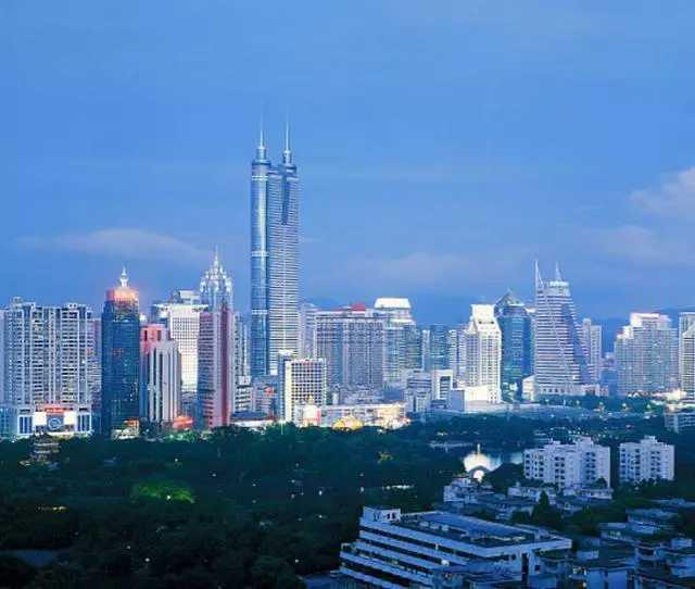 到处旺铺转让实体店该如何生存,实体店生意惨淡商铺纷纷转让