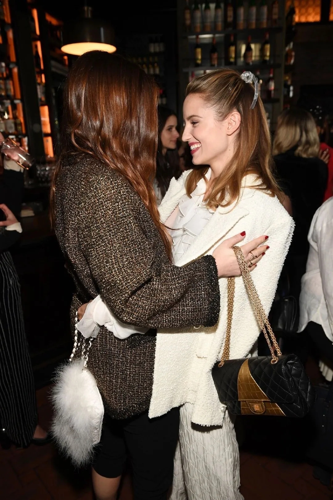 女生头上戴的小饰品叫啥,适合女朋友的头上饰品