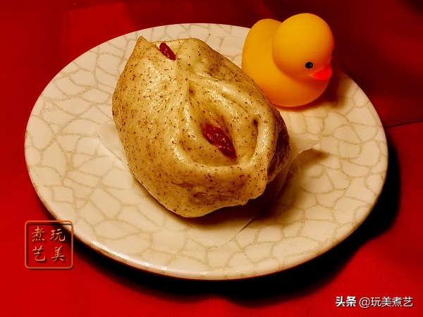 黑包子,包黑子,内藏笋丝肉馅,开吃不开铡