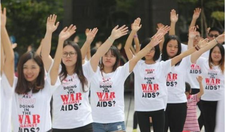 印度艾滋女投湖自杀，尸体被鱼啃食，吃鱼或水源会传染给我们吗？