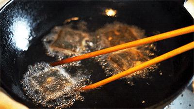 长沙最好的臭豆腐生胚多少钱一箱,长沙黑色经典长沙臭豆腐印象城店