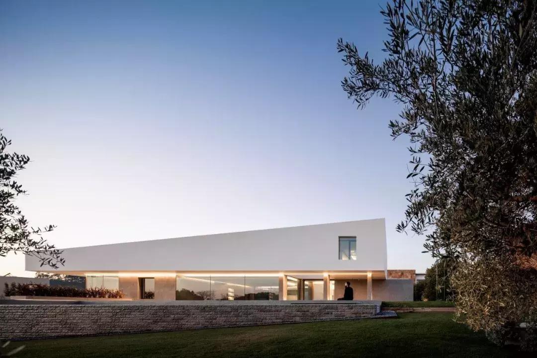 简单却又让人眼前一亮的装修,简洁的白色不简单的高级感