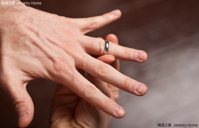 戒指解不出来怎么办,戒指退不了怎么办