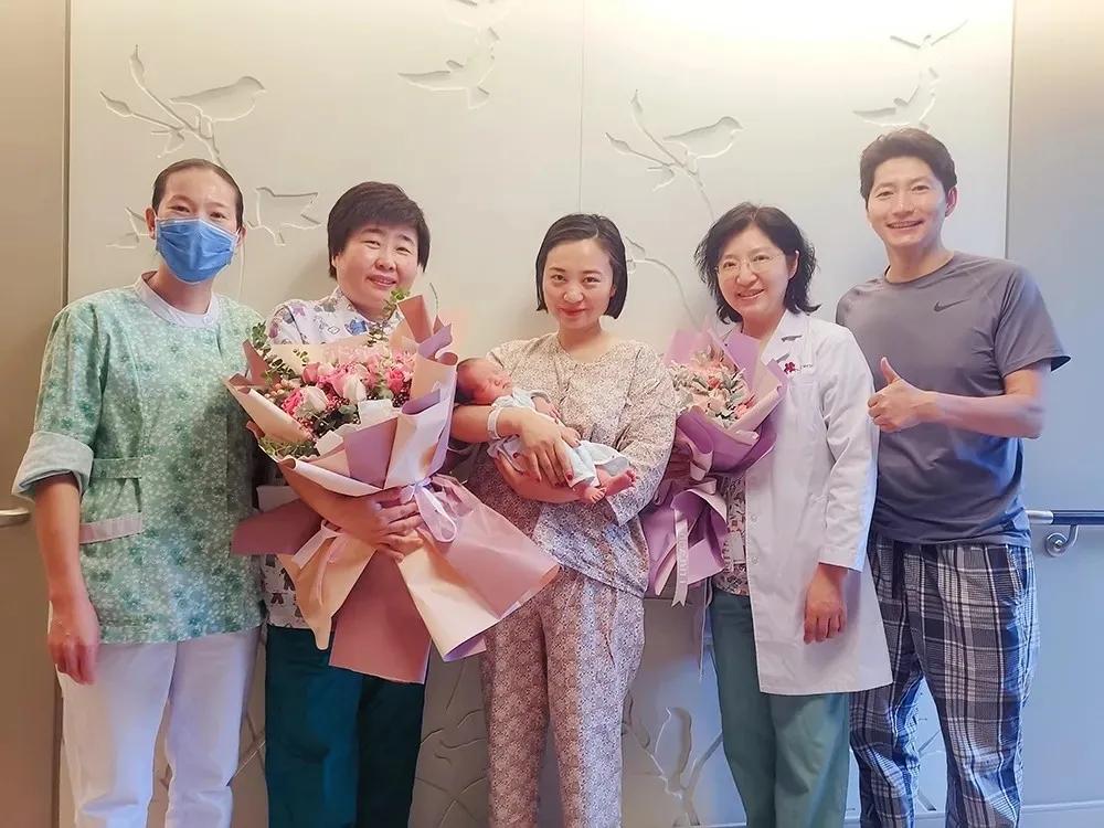 宝宝看臀位判断髋关节,脐带绕颈2圈胎位臀位怎么纠正