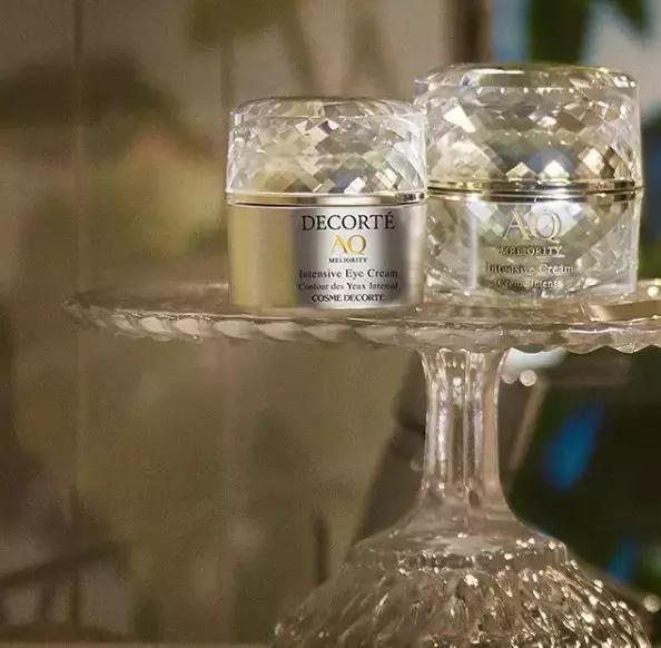 一支口红35万!一瓶面霜78万!瞬间觉得自己的化妆品一点都不贵!