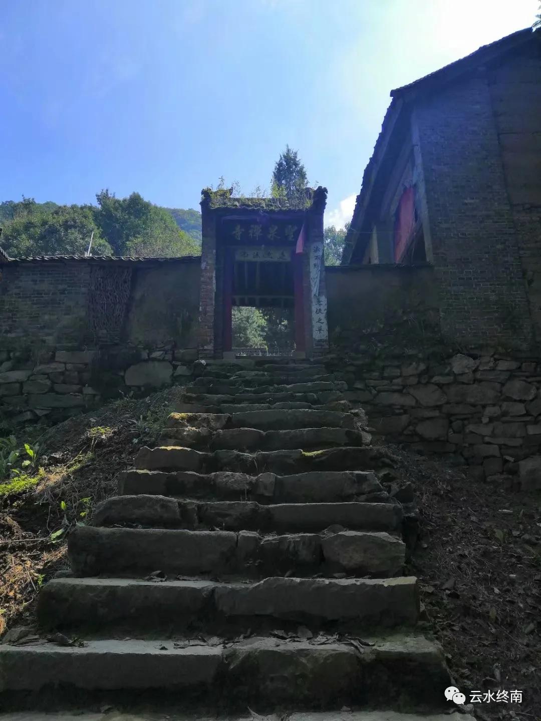 终南山嘉午台道观,嘉午台俗称小华山