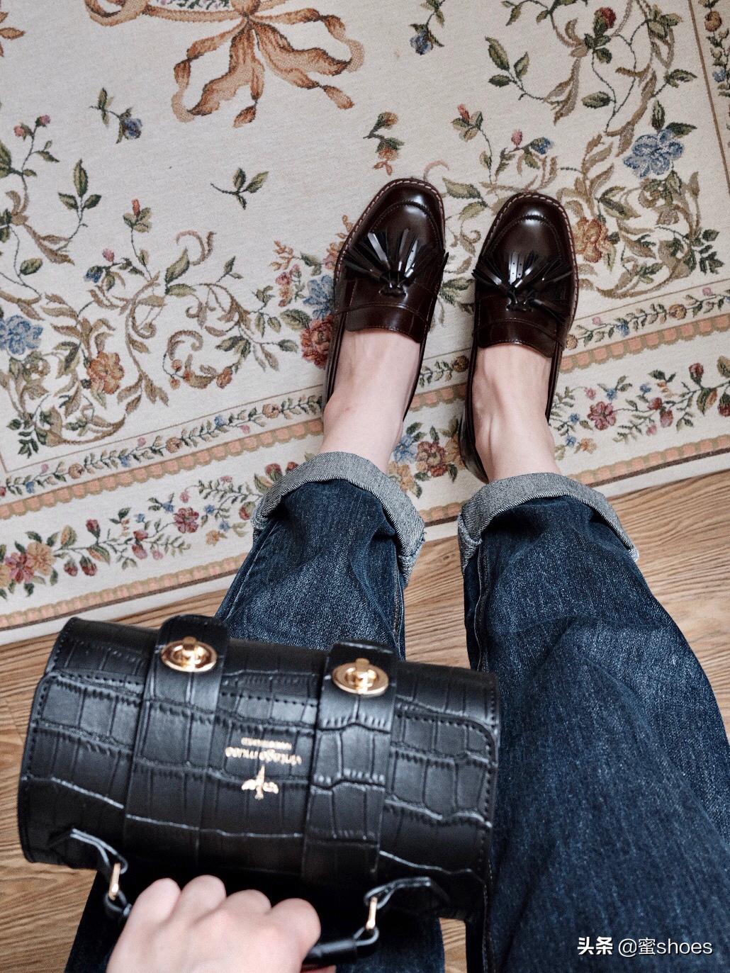 同样是高跟鞋的品类，猫跟鞋、穆勒鞋和玛丽珍鞋有什么不同之处？