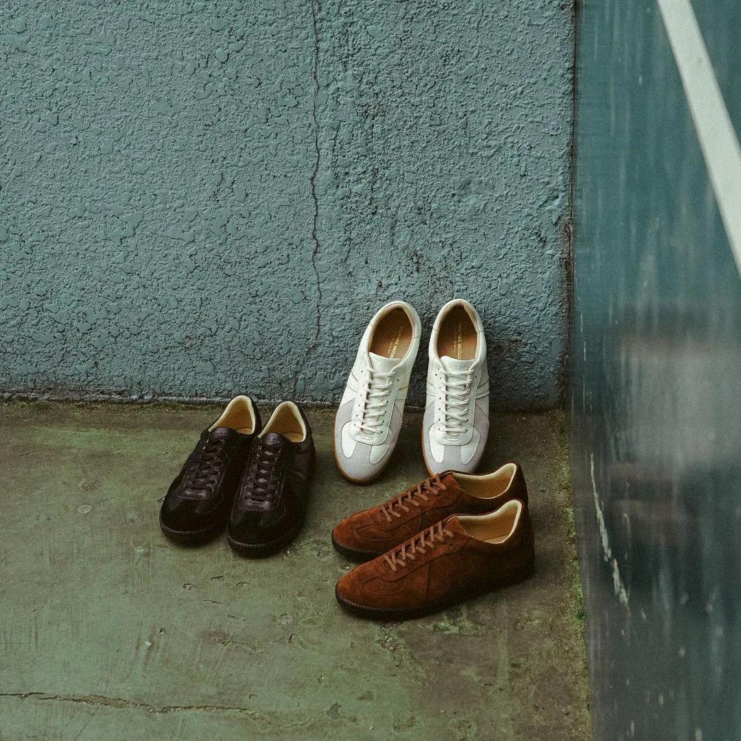 德训鞋奶油蓝白,白百何黑色德训鞋穿搭