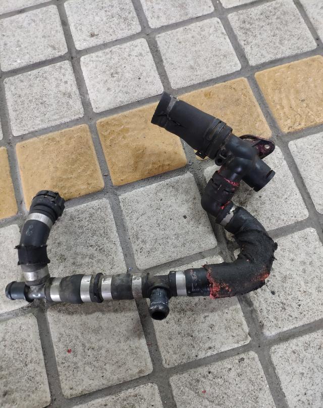 11年奥迪a6漏机油,奥迪a62.0t漏水一般哪里问题