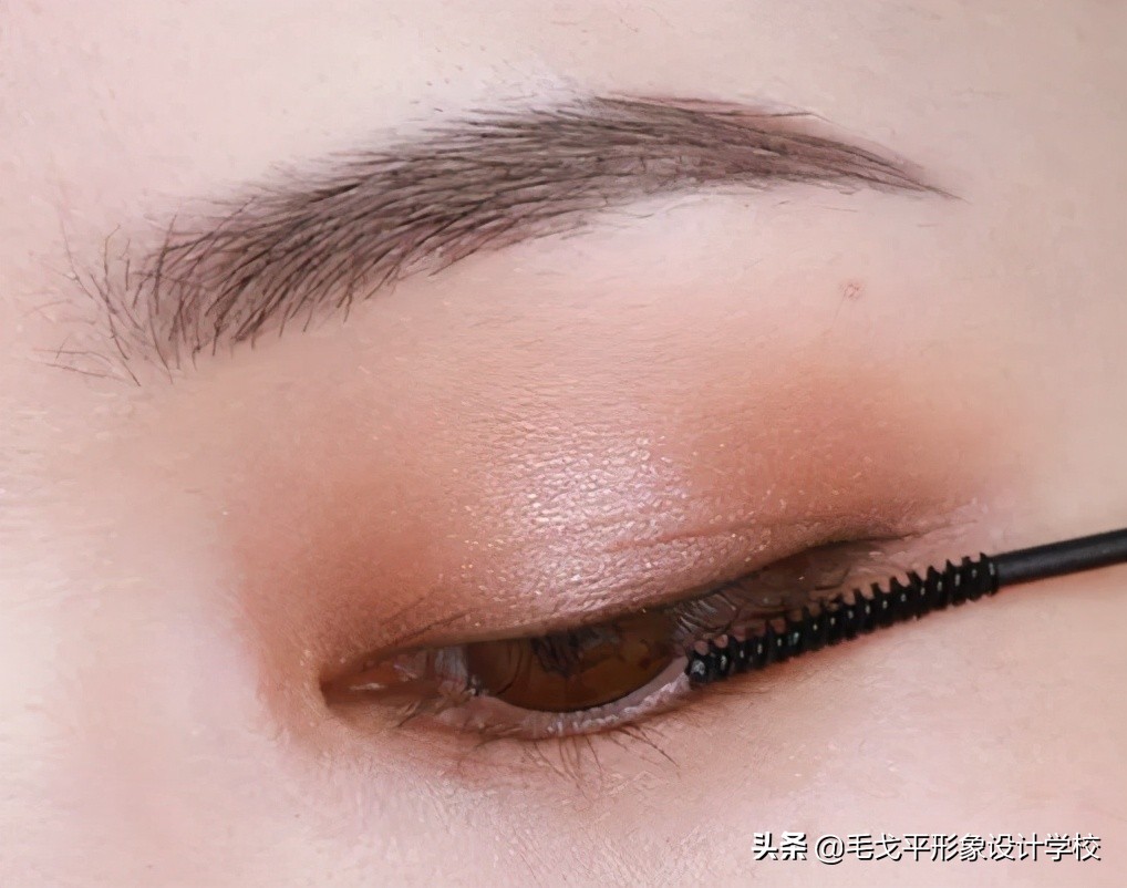 眼妆怎么画法干净不会显脏,眼妆怎么画干净好看