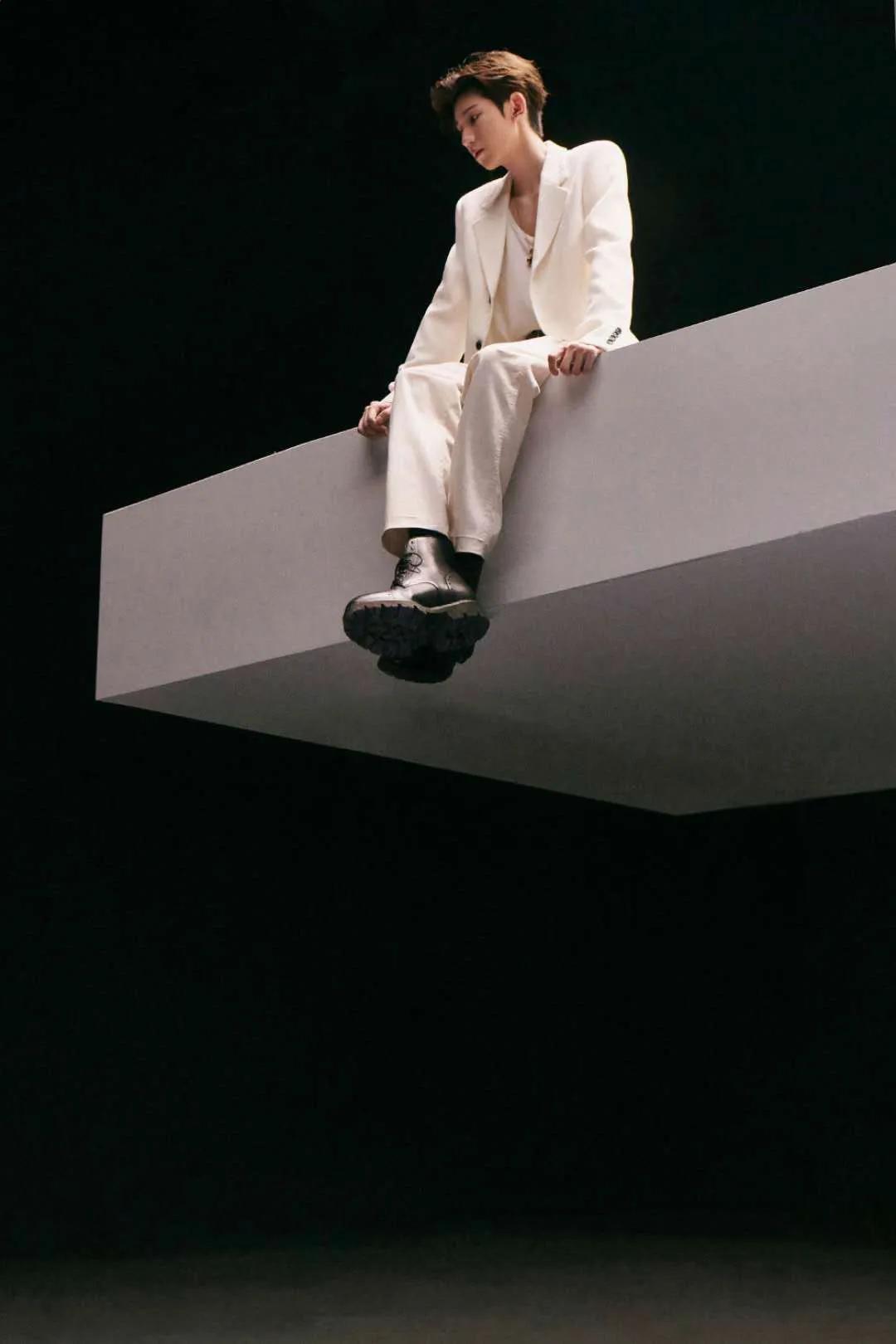 王源重回母校上课,王源回到最初的地方