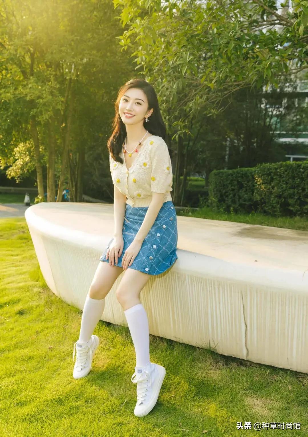 雾霾蓝和克莱因蓝哪个显白,宝蓝跟克莱因蓝哪个显白