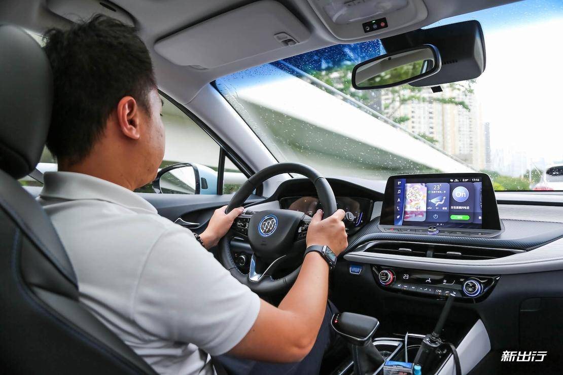 别克电车velite6体验,科技感满满别克velite6看车记