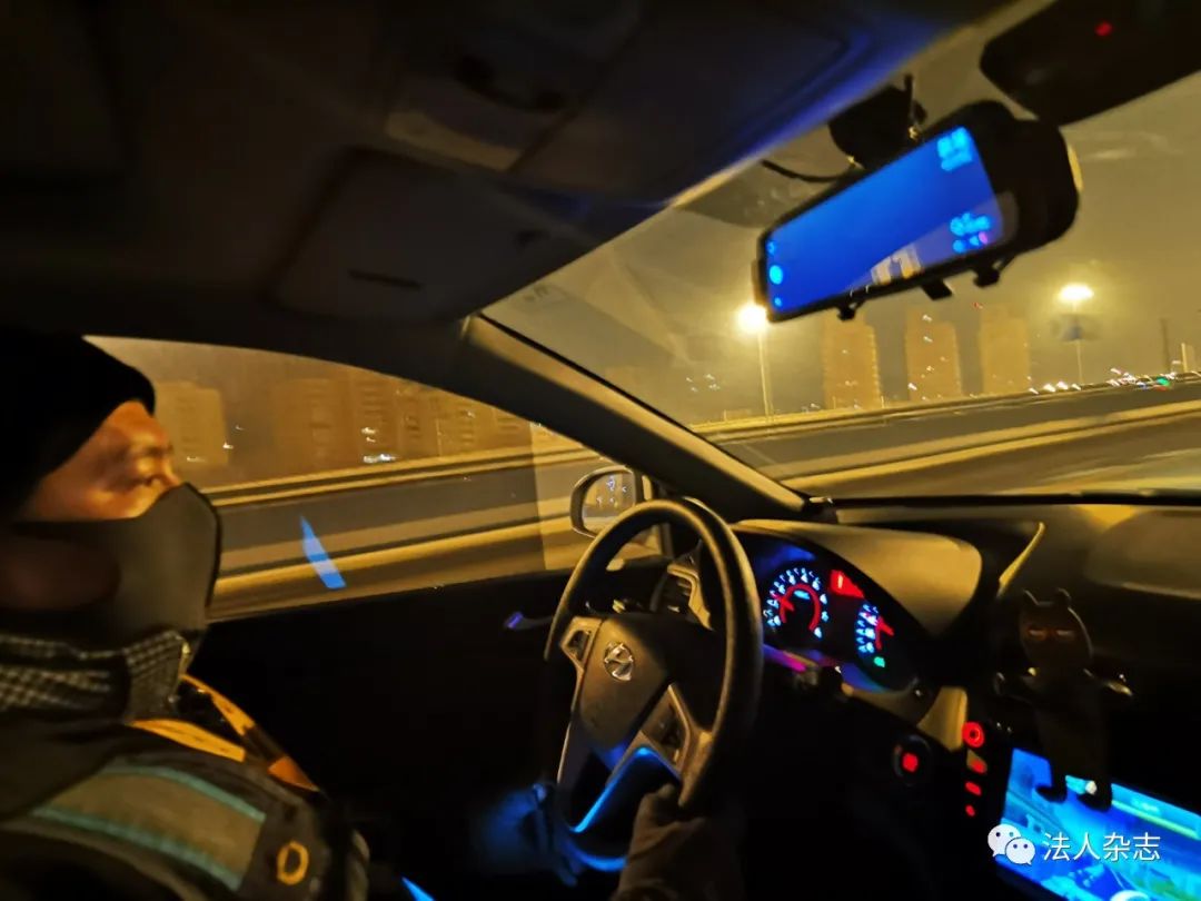 新春走基层｜一位代驾师傅的除夕夜：速冻饺子和9单活儿