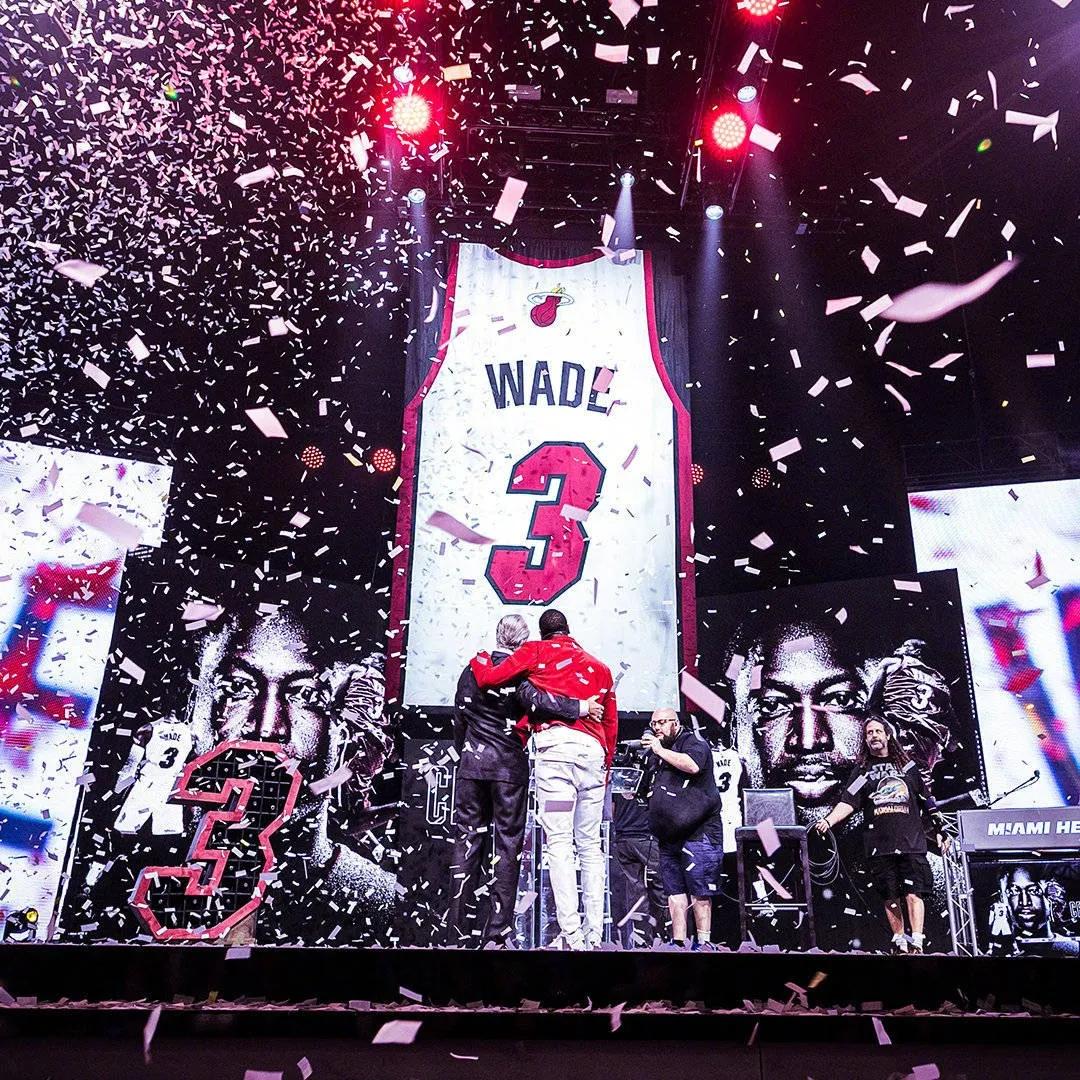 韦德退役球衣到场的巨星,韦德退役一周年闪电鲨组合