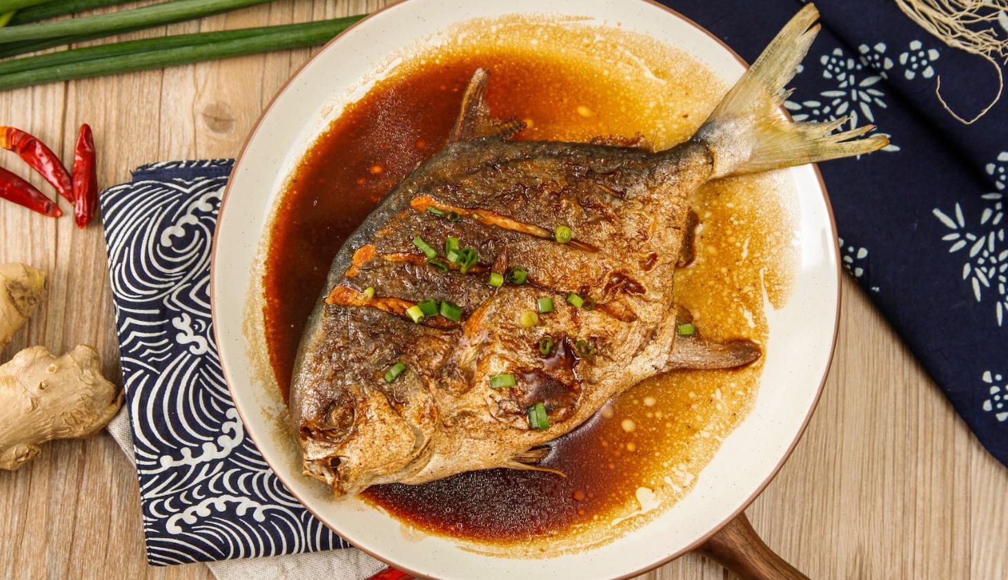 鲳鱼的做法大全清蒸视频,冷冻鲳鱼的做法清蒸还是红烧