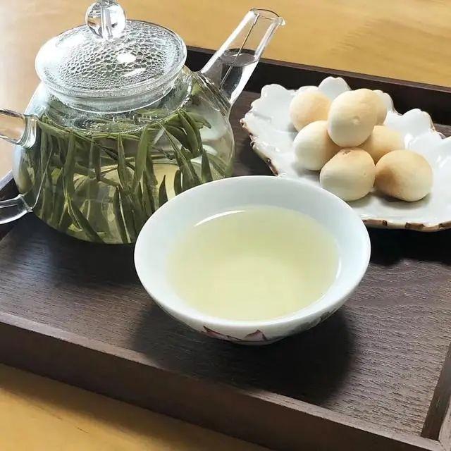 龙井茶和竹叶青茶哪个好,龙井茶和竹叶青茶哪个好喝