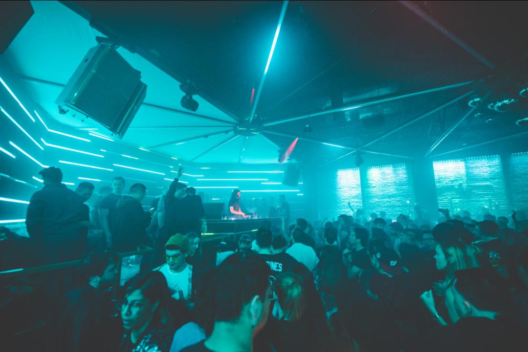 夜店越大越好？只装300人的小酒吧也能进全球百大