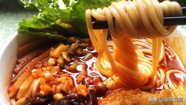 正宗柳州螺蛳粉的正确做法大全,柳州螺蛳粉汤料配方制作方法