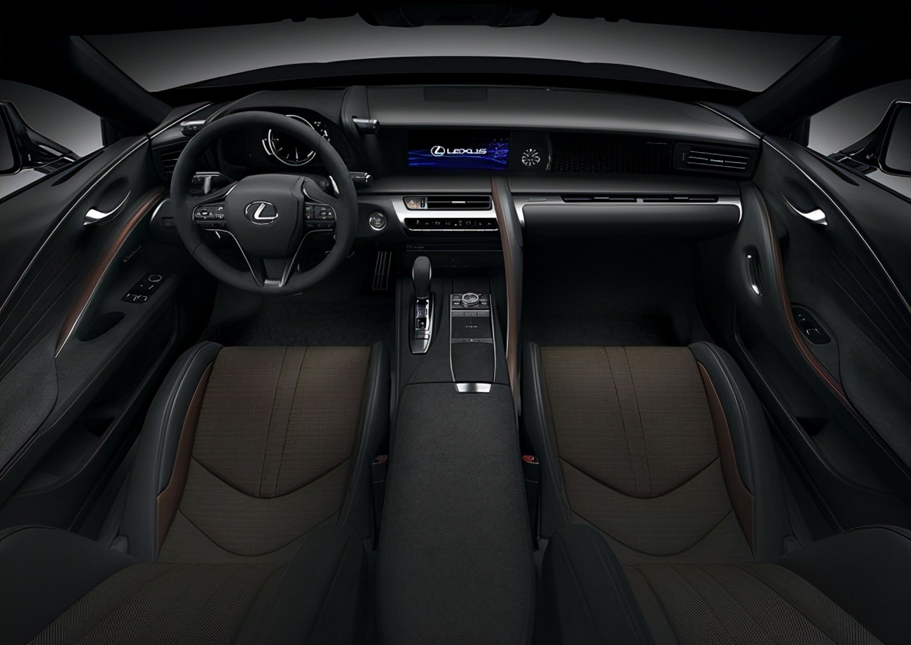 雷克萨斯LCCoupe变身黑色幽灵11月1日上市