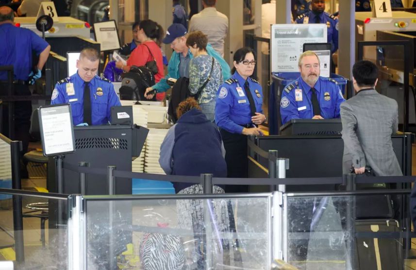 只因带蜂蜜入境，美国大叔无辜坐牢3个月！带这些东西要小心