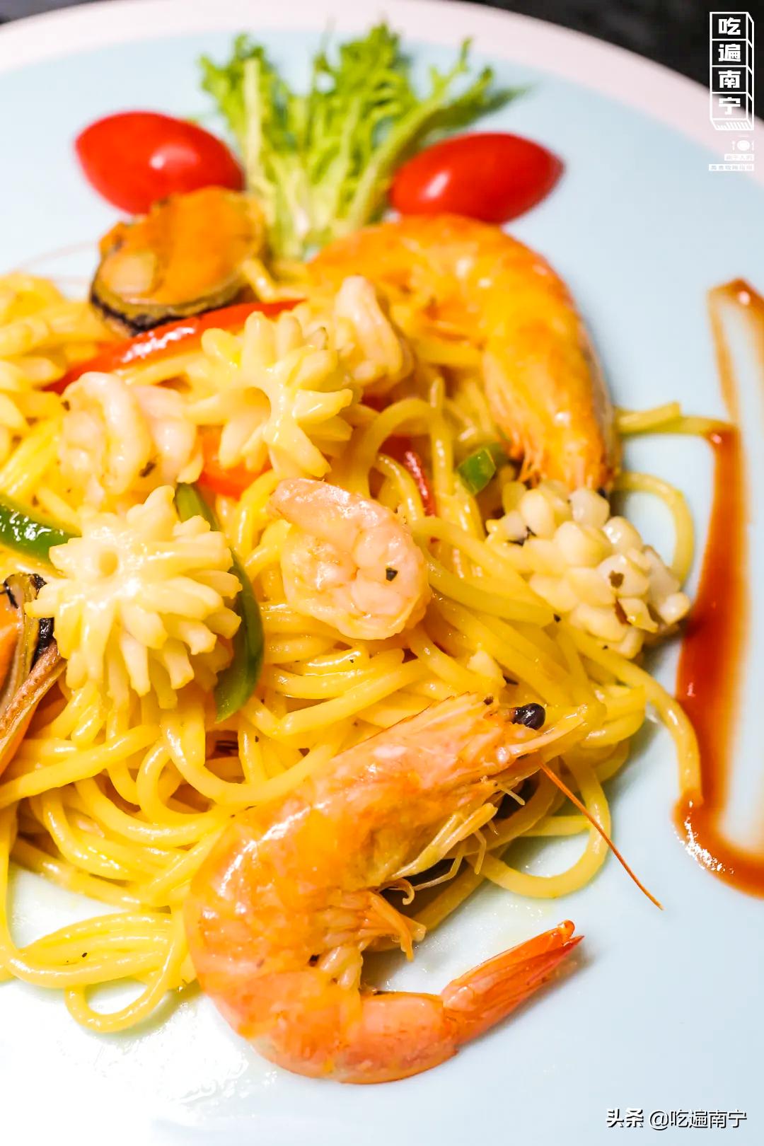 今晚约？世界冠军在广艺对面开HIPPOP酒吧！超SWAG