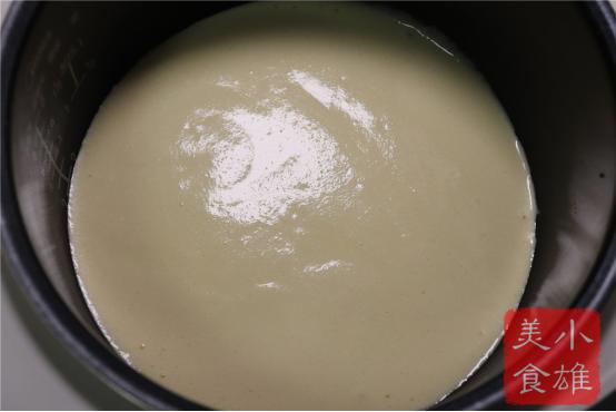 打发蛋清神器用矿泉水瓶制作的,用矿泉水瓶打发蛋清做蛋糕