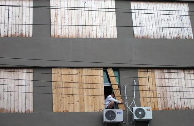 安全小技巧台风暴雨来袭应对措施,台风雷电大暴雨