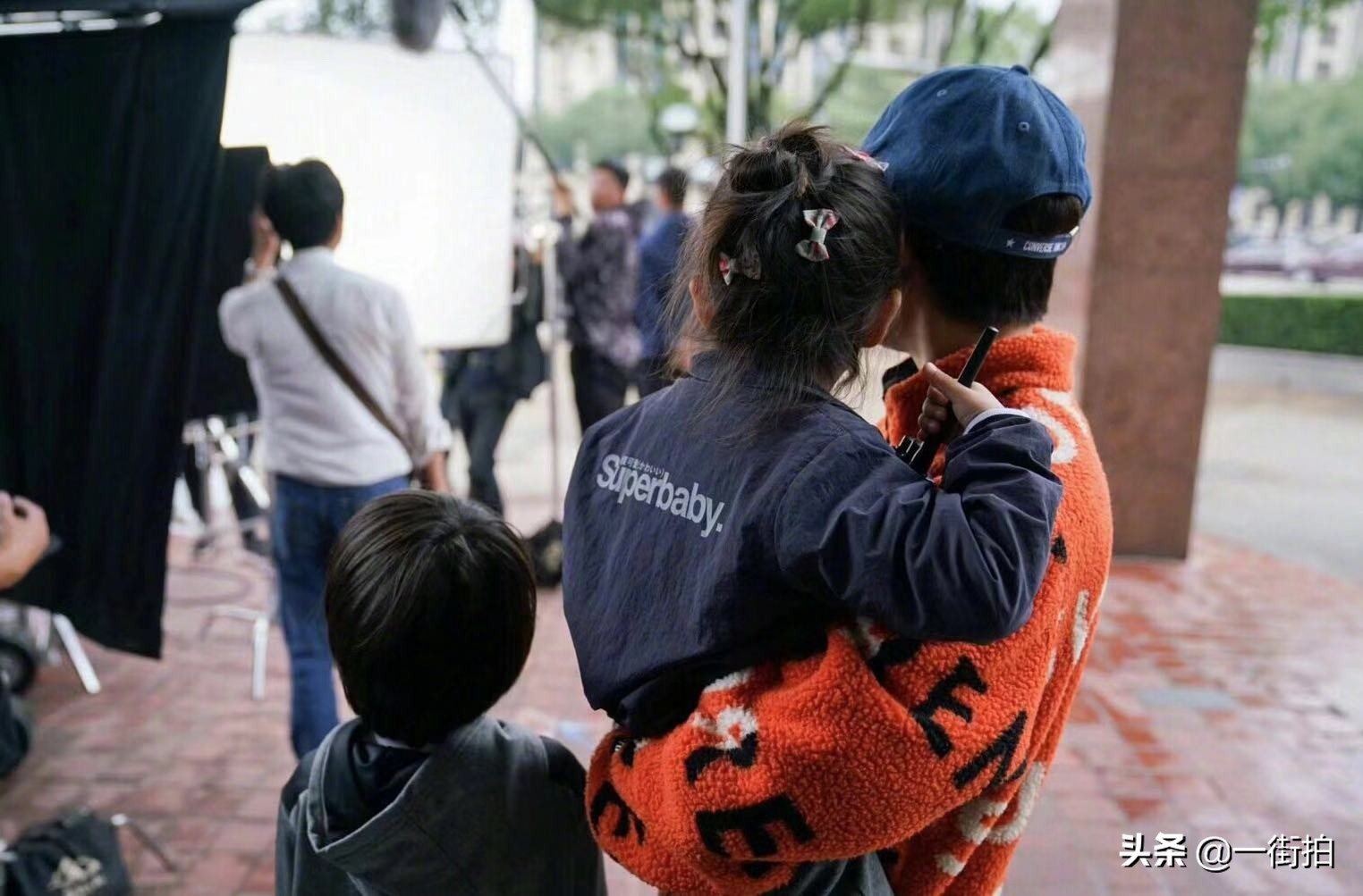 孙俪探班邓超秀恩爱视频,孙俪张译邓超探班视频