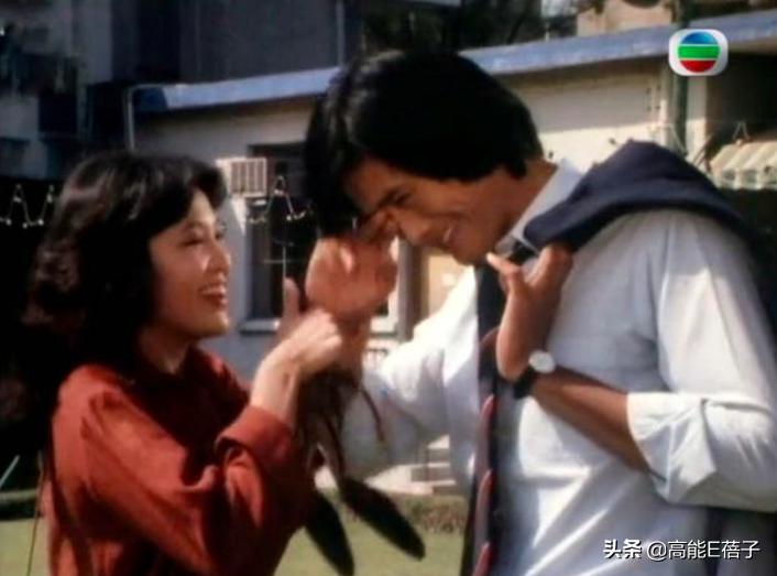 郑裕玲单身后的生活,郑裕玲有过一段婚姻