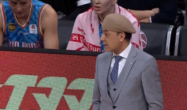 *疆新**惜败，全因1人指挥不力，2次错误用人，导致葬送了大好的战局