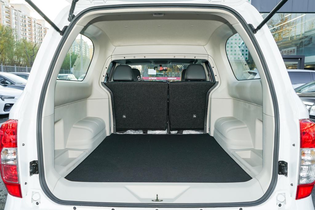 出门越野何必看三缸奇骏，日产帕拉索才是隐姓埋名的真硬汉