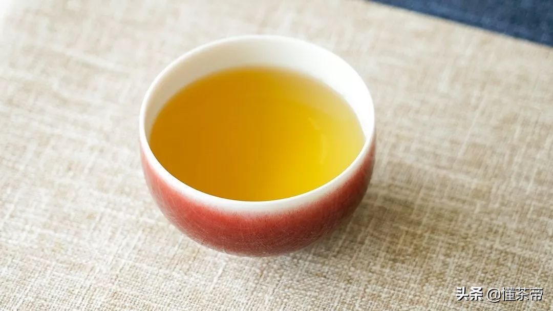 怎么辨别做旧老白茶,学会这6招鉴别新茶和老茶