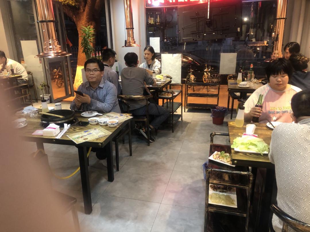 有人黯然离场,有人意气风发有人悄然退场