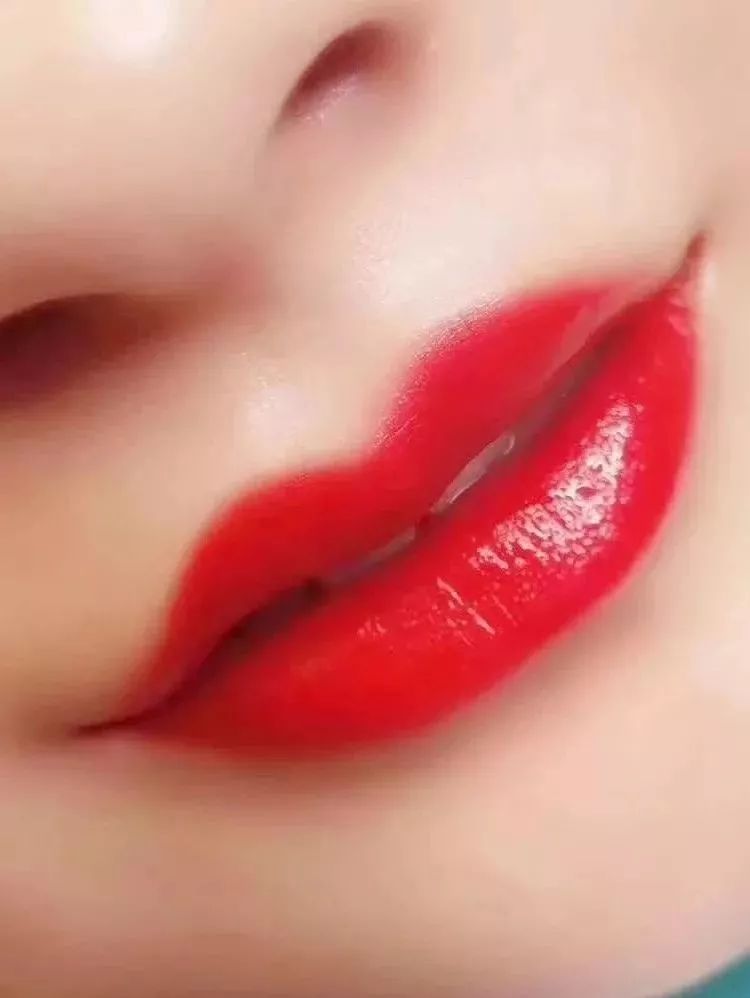 VIGROSE|纹唇项目，如何让高价更显价值？