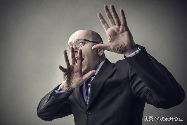 华为小米重磅出击!苹果被打落“神坛”!网友:一切来得太快了