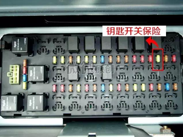 三一挖掘机全车没电,挖掘机没电了