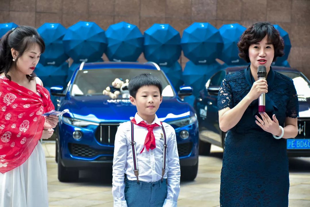 “小蓝伞”感恩我的老师，公益行动已启航